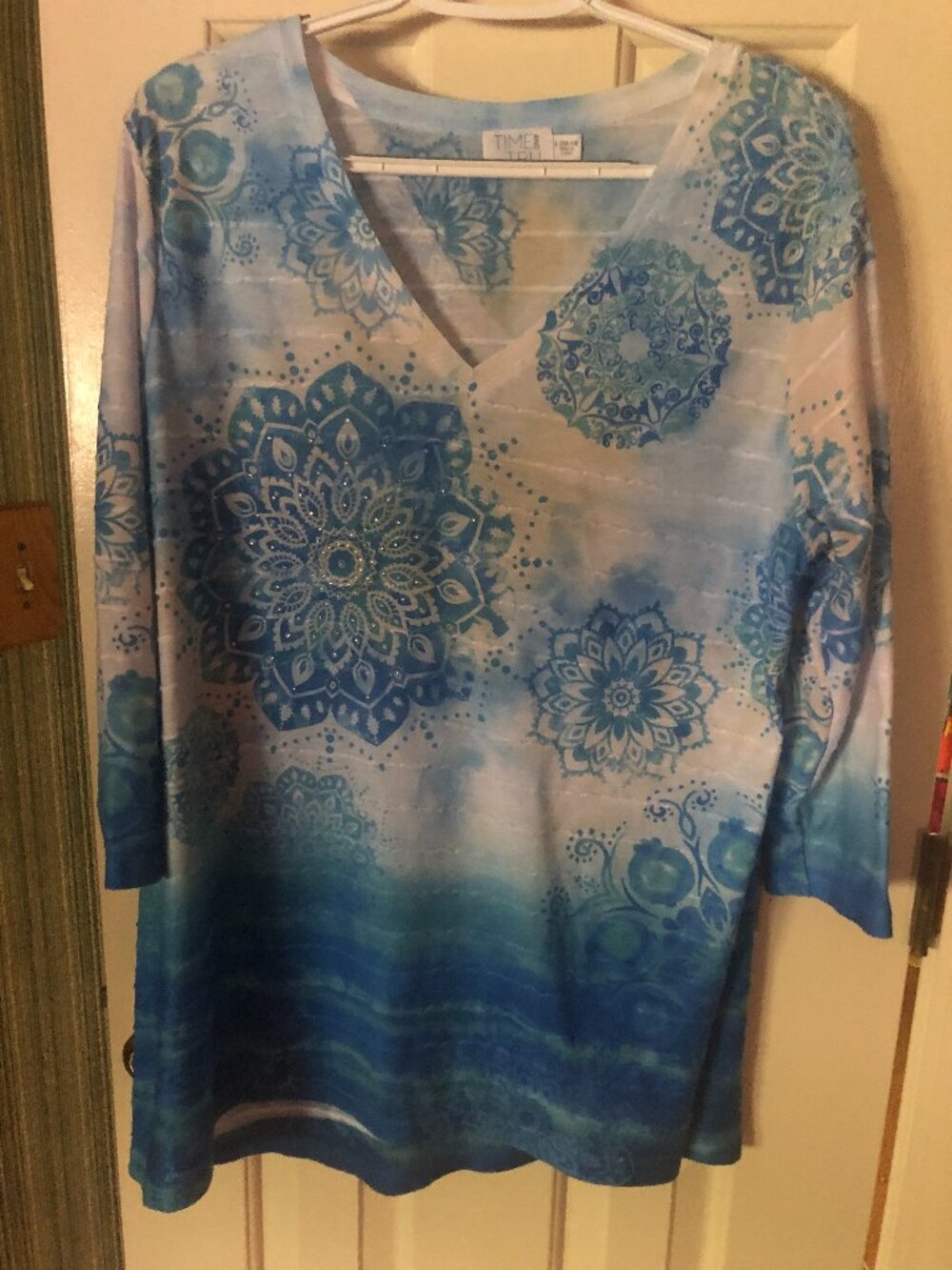 Blue and White medallion tunic Size Lg